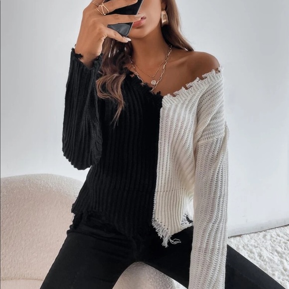 Color block distressed hem v neck sweater - Picture 11 of 11